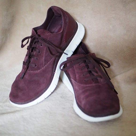 vionic suede sneakers